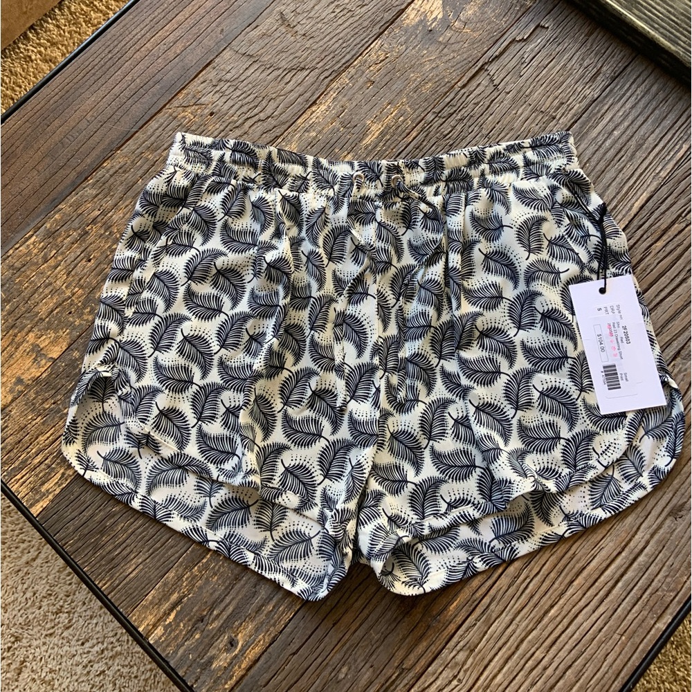 NWT Red 23 print shorts